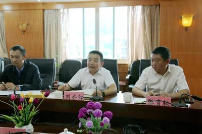 毛建橋主持召開(kāi)創(chuàng)文工作專(zhuān)題會(huì)議并率隊(duì)現(xiàn)場(chǎng)督查組張商貿(mào)